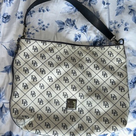Dooney & Bourke White Black Quilt Logo Canvas Shoulder Bag Handbag Tote - Picture 1 of 14
